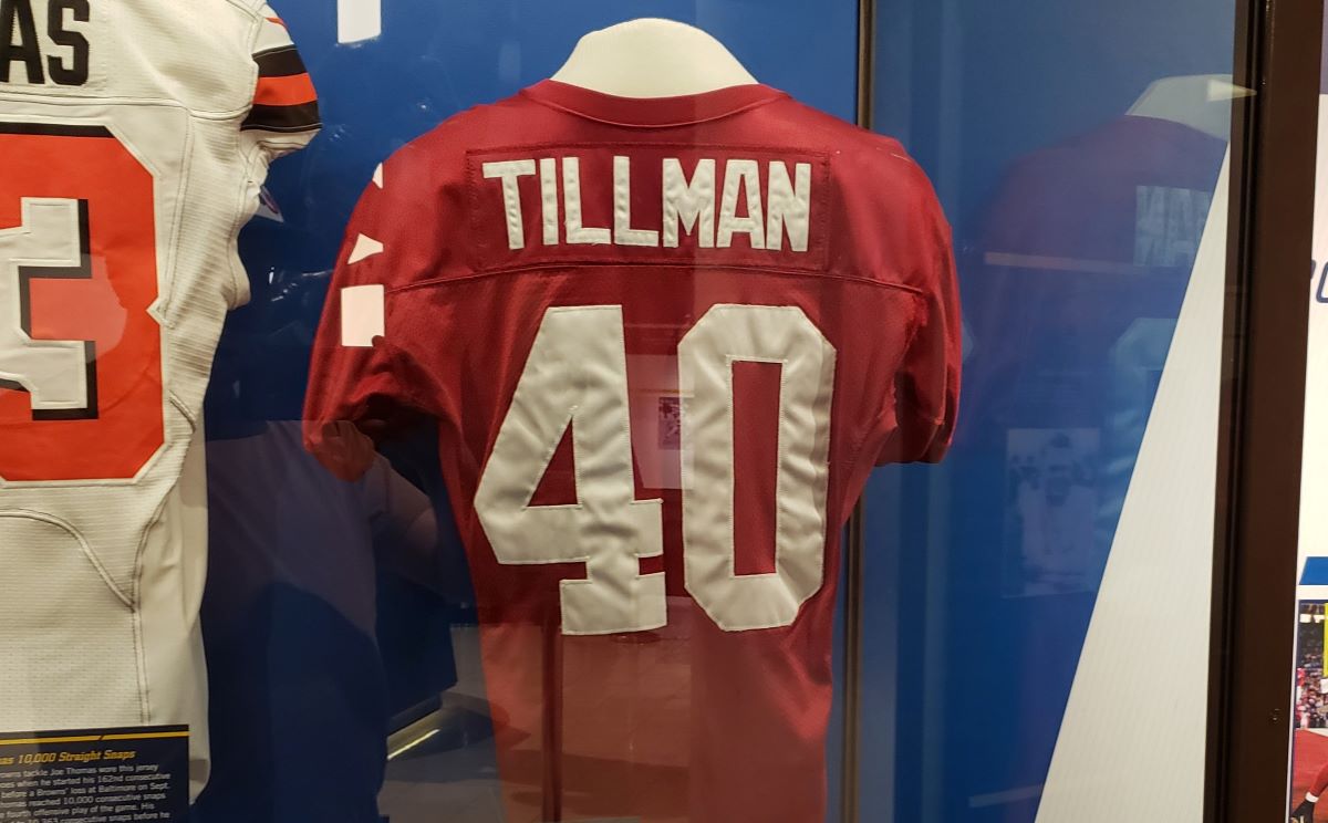 Arizona Cardinals' weekly award: wearing Pat Tillman's jersey number